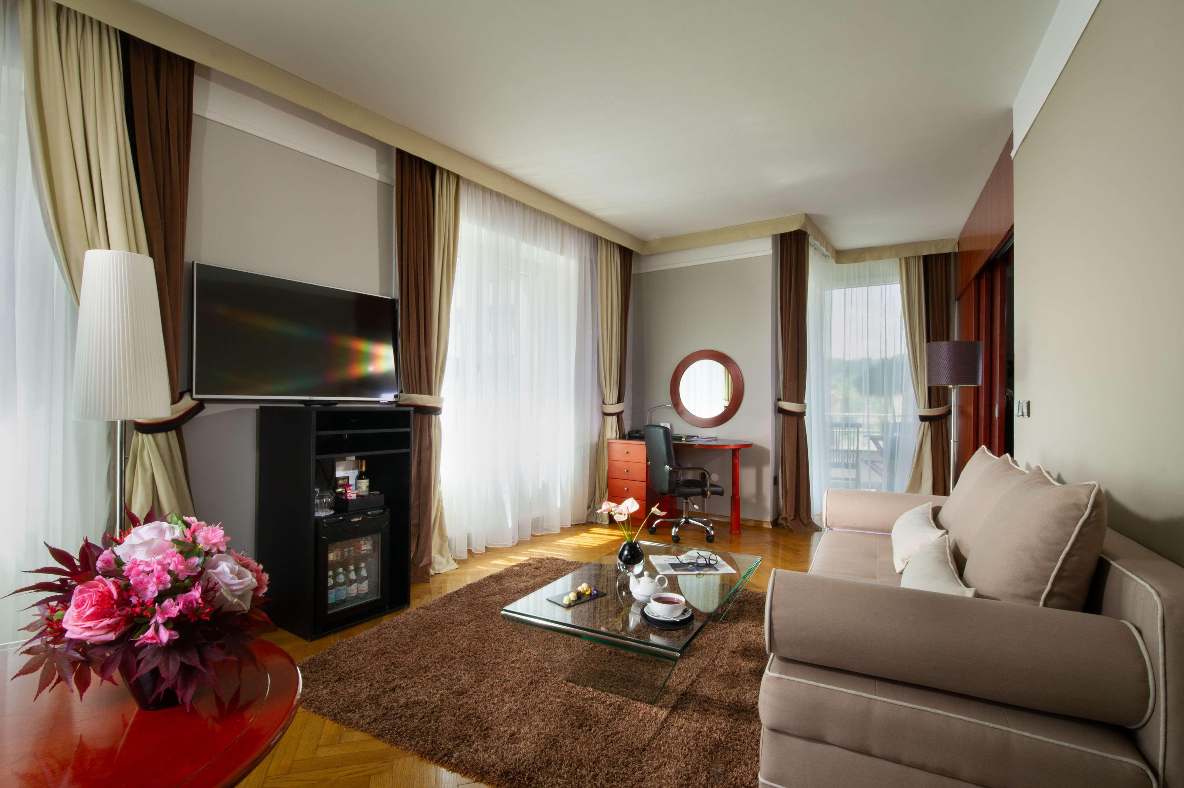 เบสต์ เวสเทิร์น พรีเมียร์ โฮเทล สลอน  Hotel ลูบลิยานา ภายนอก รูปภาพ