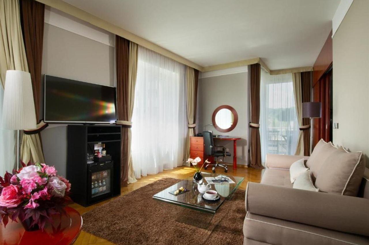เบสต์ เวสเทิร์น พรีเมียร์ โฮเทล สลอน  Hotel ลูบลิยานา ภายนอก รูปภาพ